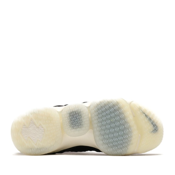 WOMEN'S NIKE LEBRON 15 - Picture 4 of 8